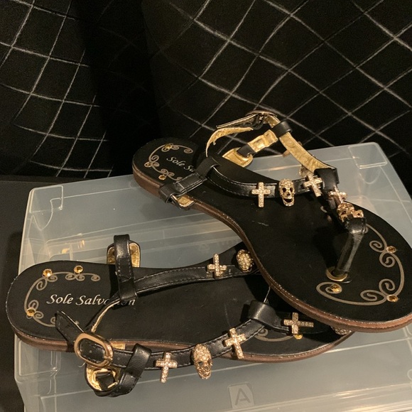 SOLE SALVATION Women’s Skull and Cross Jewelled Sandals - New Without Tags - Picture 5 of 9
